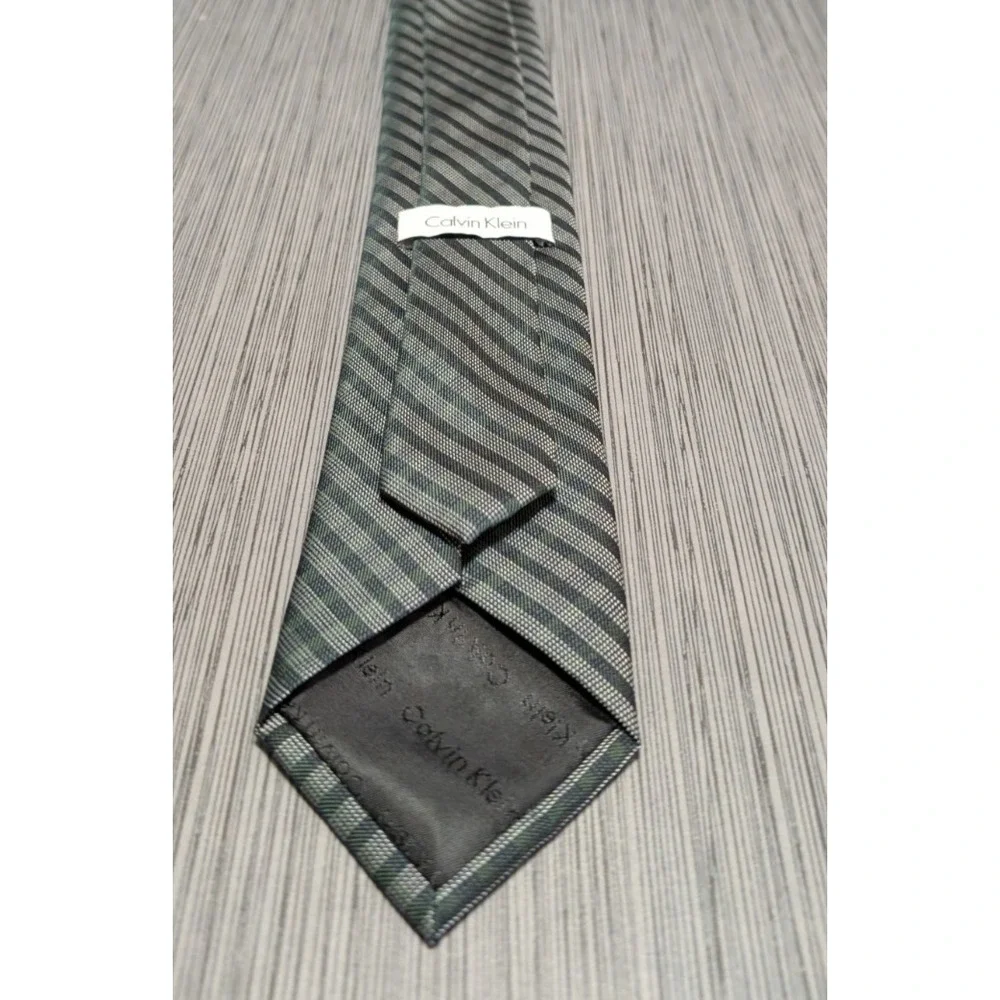 Calvin Klein Green, Black, and White‎ Striped Silk Blend Designer Classic